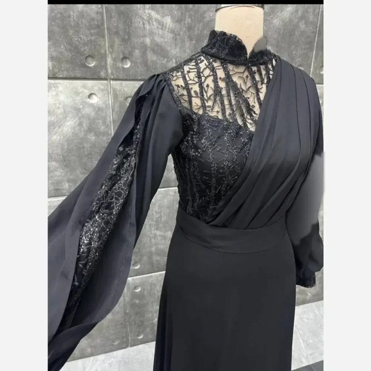 ماکسی مجلسی زنانه کمند جنس حریر و پولک شاین رنگ مشکی